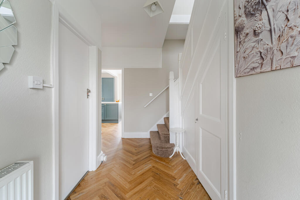 House in Weston-super-Mare, Worlebury - More