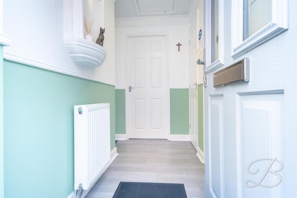 House in Mansfield, Nottinghamshire - View 2