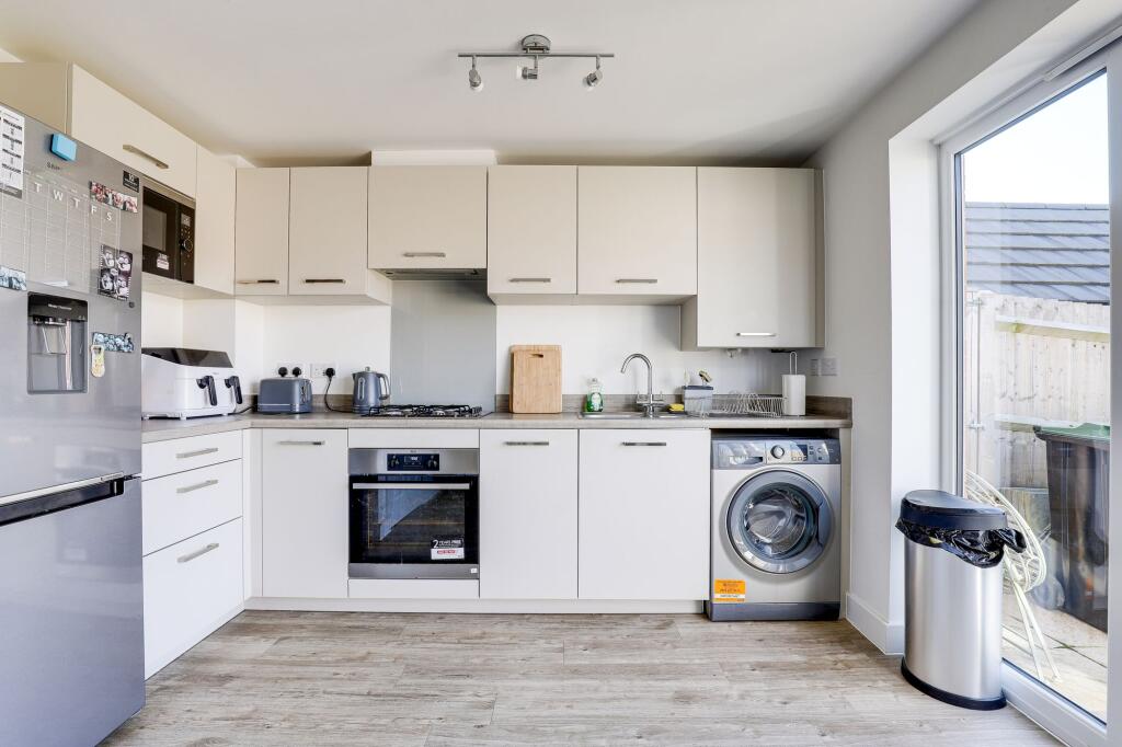 House in Gedling, Nottinghamshire - View 4