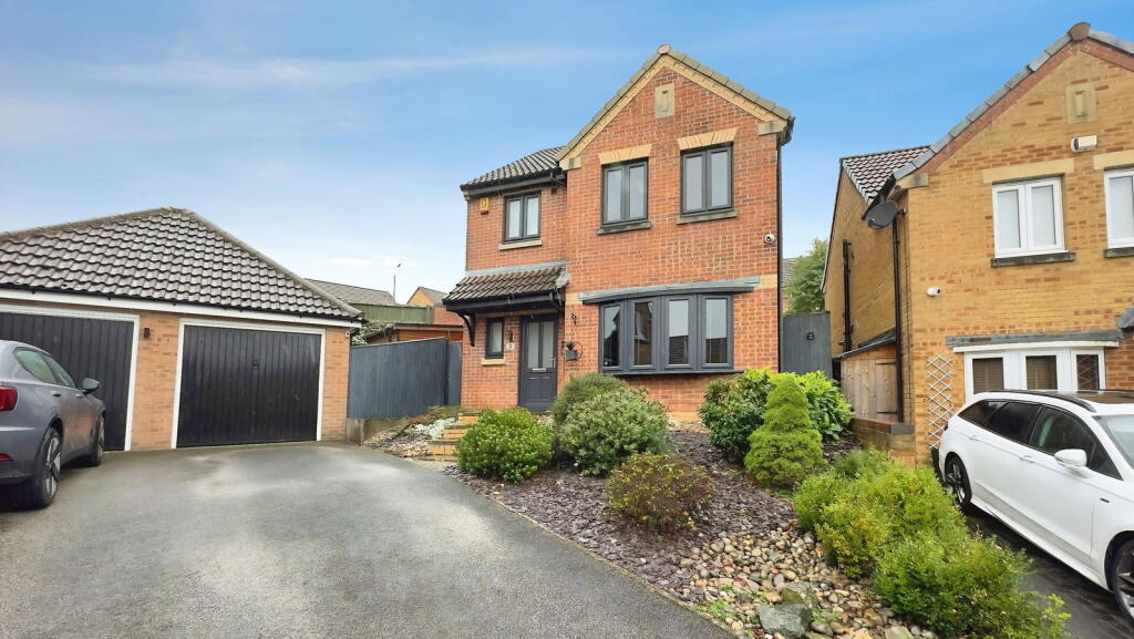 Main image of property: Chatsworth Way, Heanor, DE75 7TJ
