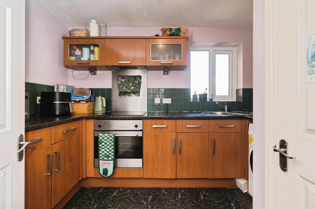 Apartment in Southampton - View 5