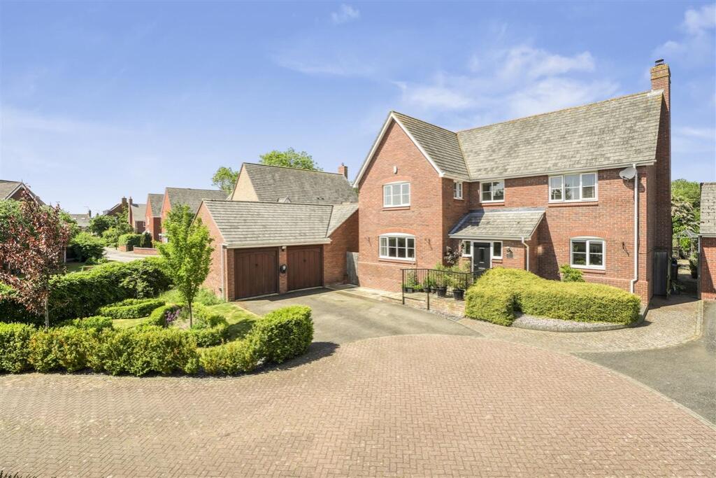 Main image of property: Cherry Hill, Old, NN6