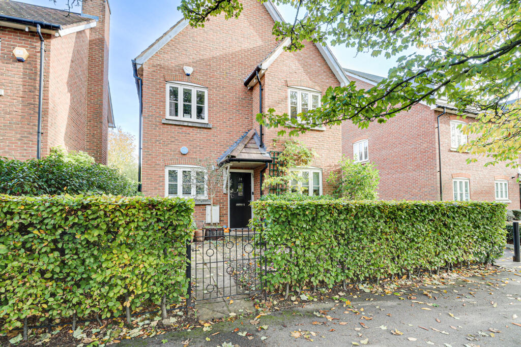 Page Place, Frogmore, St. Albans, AL2