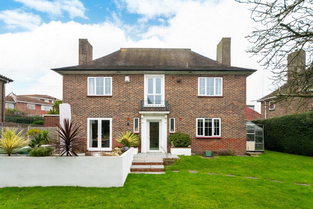 Main image of property: Barrack Hill, Hythe, CT21