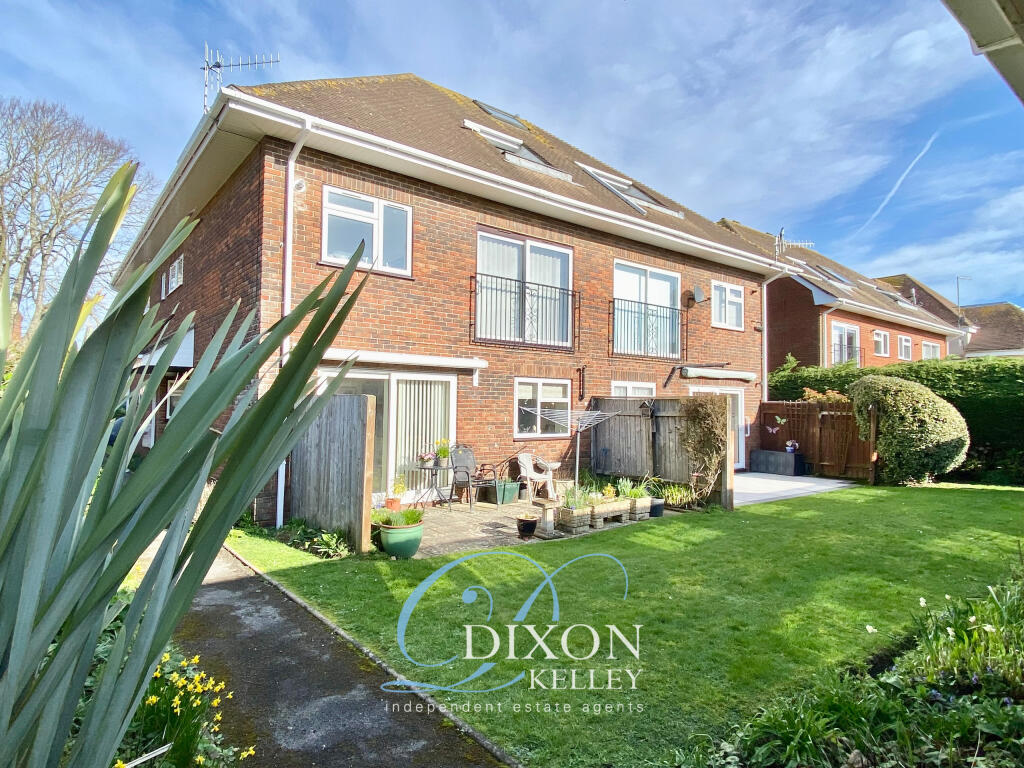 Main image of property: Sunningdale Lodge, 431 Lymington Road, Christchurch, Dorset