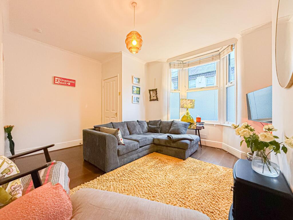 Wainwright Grove, Liverpool, L19 - View 4