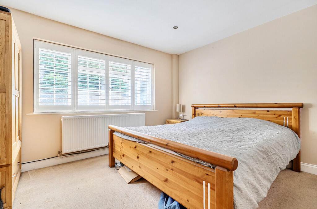 House in Horsham, Thakeham - More