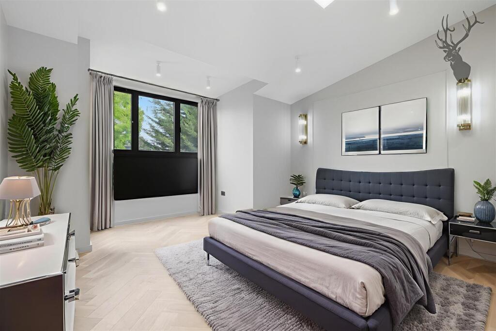 Main image of property: Queens Road, Buckhurst Hill