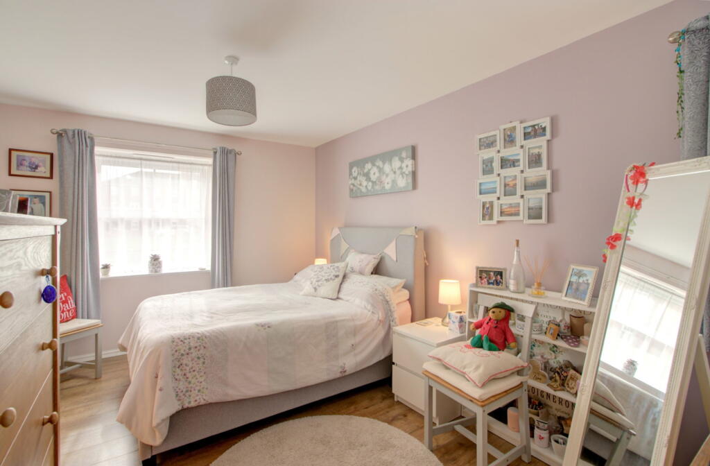 Apartment in Swindon - View 5