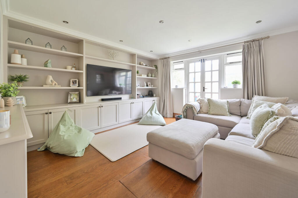 House in Watford - View 4