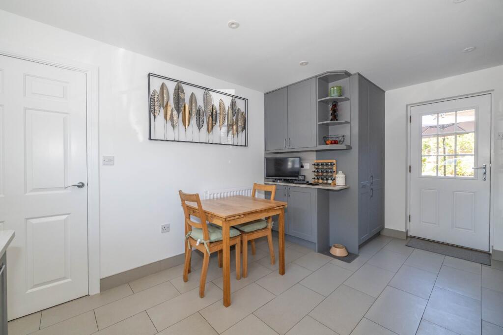 House in Tonbridge - More