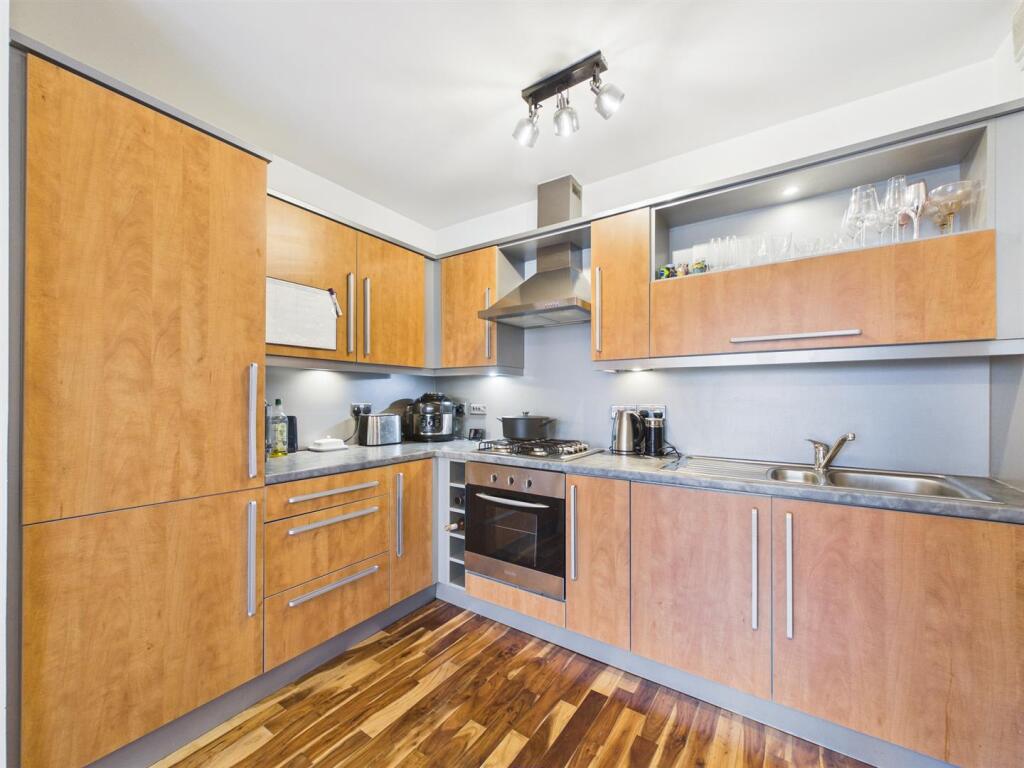 Apartment in Glasgow - More