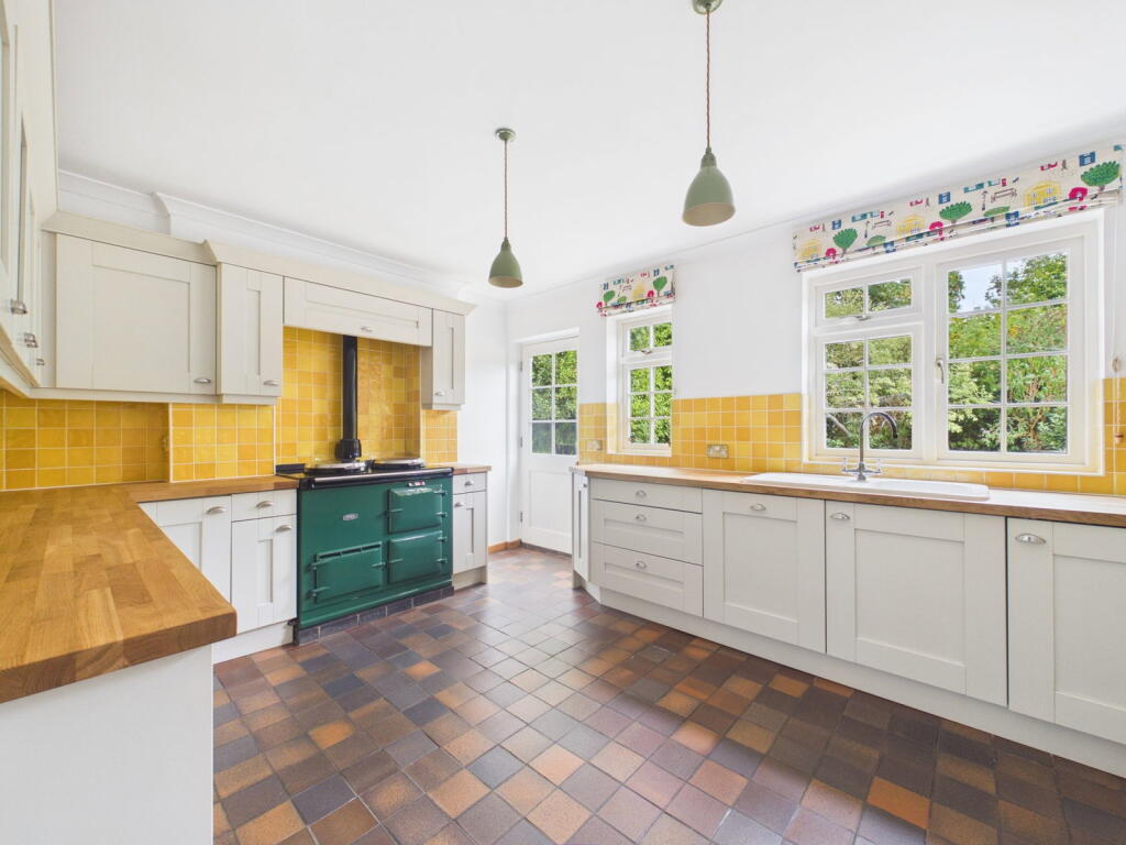 House in Horsham, North Heath, North Horsham - View 4