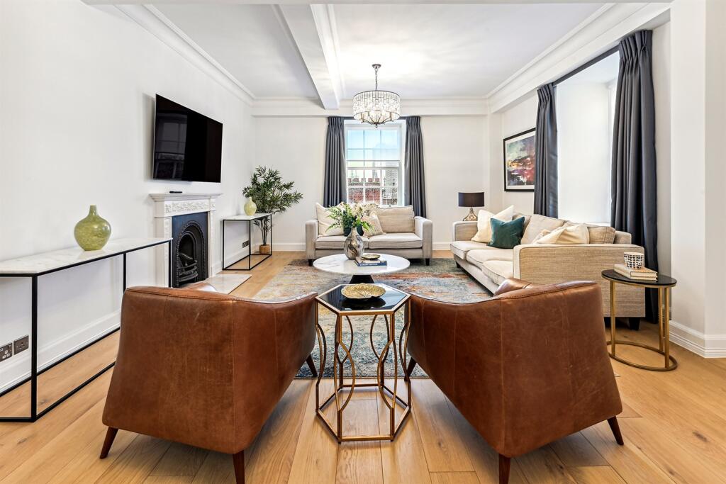 Main image of property: 4 bedroom 2nd Floor and Above Flat in Grosvenor Square