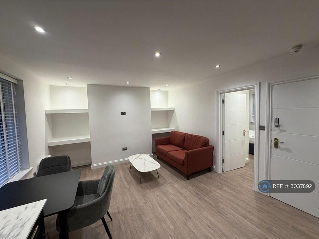 Apartment in Reading, Katesgrove, Coley - More