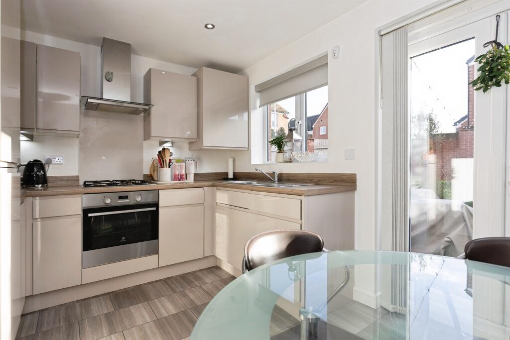 Snellsdale Road, Rugby photo 4