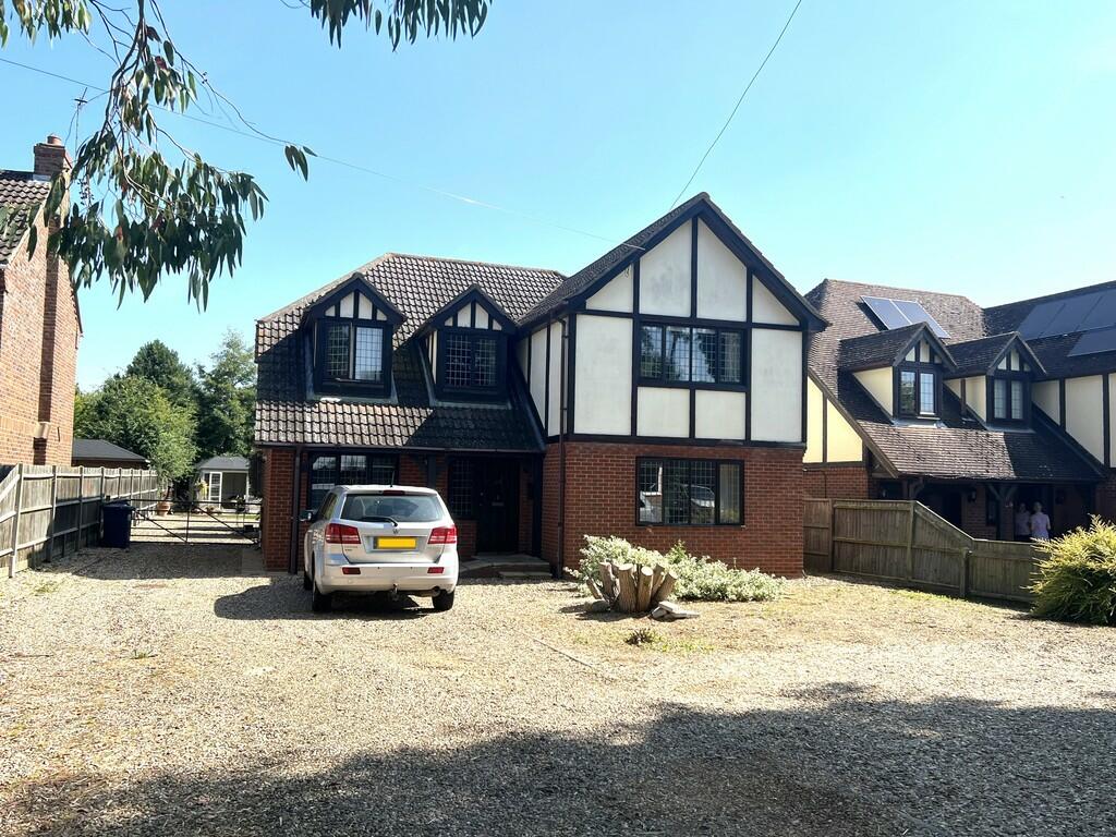 4-bed detached on Tudor Place, Wimblington, March, Cambs., PE15 0PX, £500,000