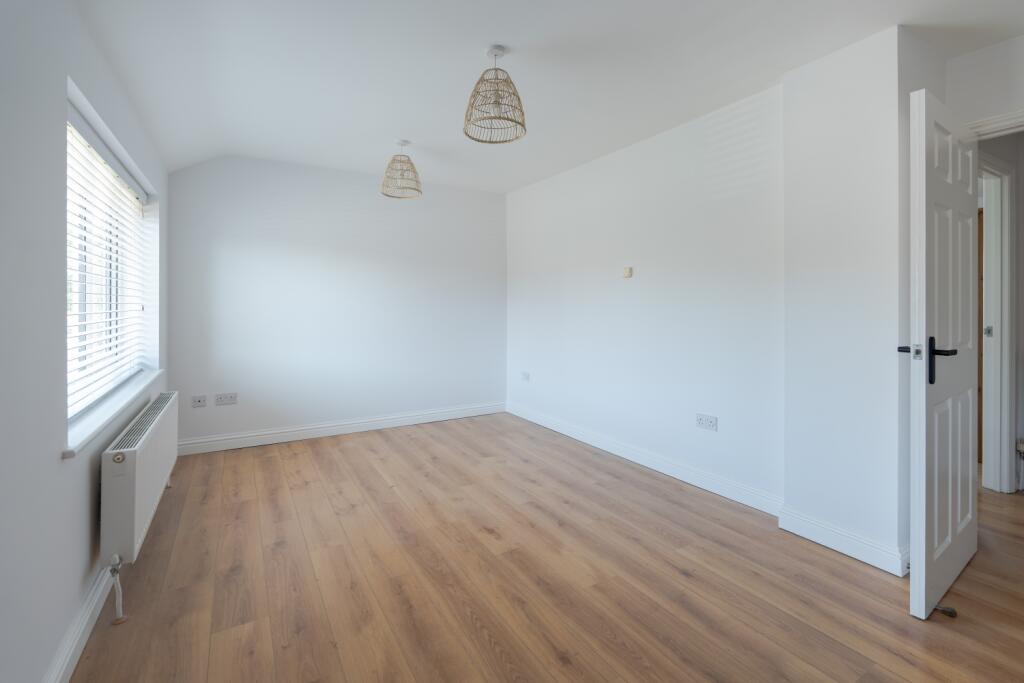 Apartment in Oxford, Cold Harbour, South Oxford - View 4