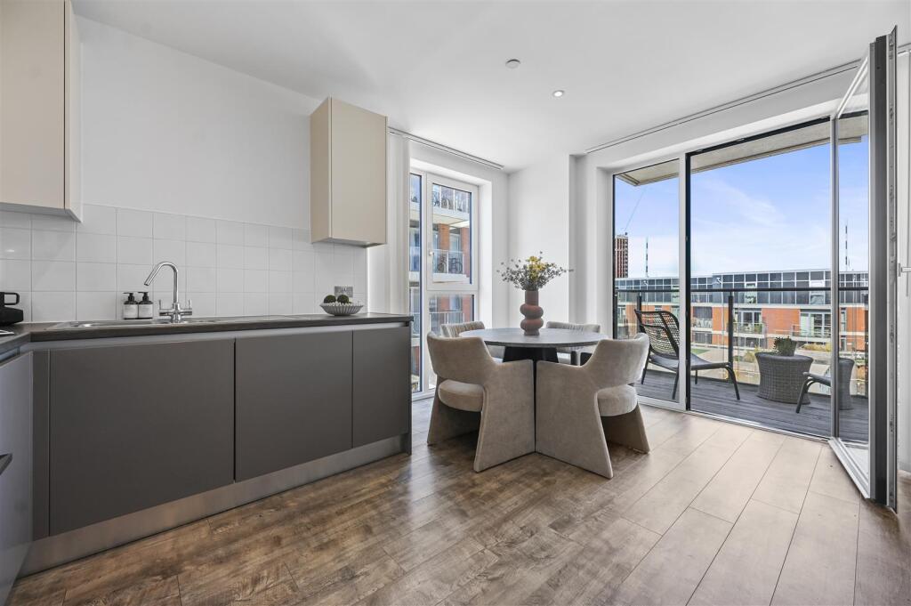 Apartment in London - View 3