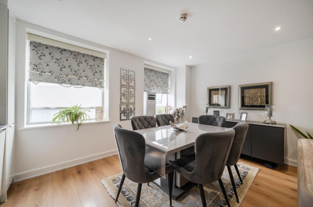 Apartment in London, Stanmore - View 4