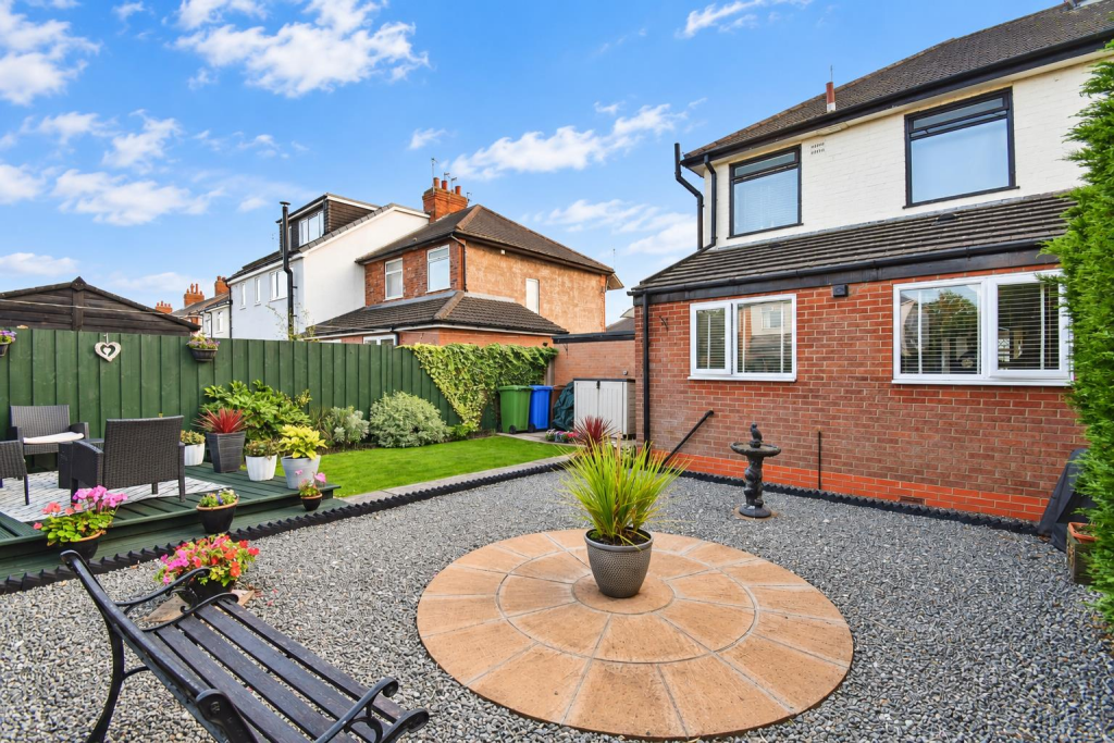 House in Hull - View 4