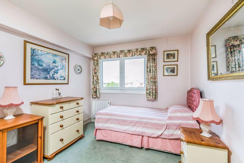 Apartment in Portsmouth, Southsea - More