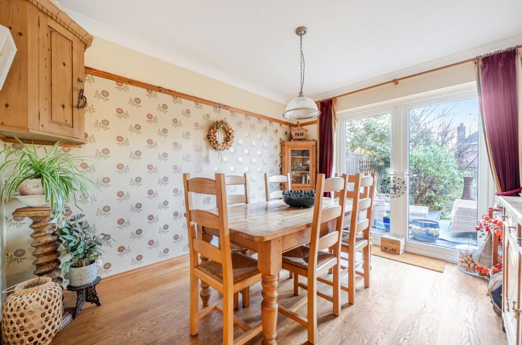 Damson Crescent, Fair Oak, Eastleigh, SO50 photo 3