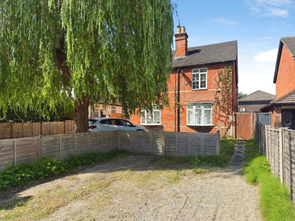 Main image of property: Pinewood Avenue, Crowthorne, Berkshire