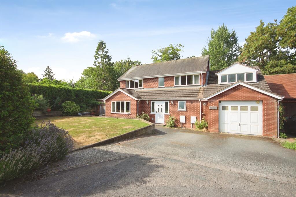 Main image of property: Warwick Place, Southam