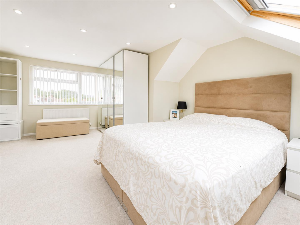 Priory Road, Burgess Hill photo 4