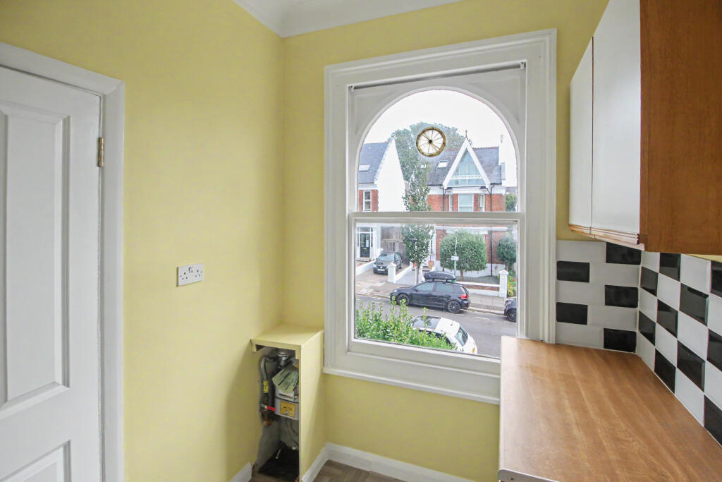 Flat 3, 42 Hove Park Villas, Hove, BN3 6HG photo 3