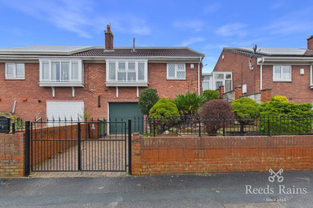 Main image of property: Holywell Gardens, Castleford, West Yorkshire, WF10