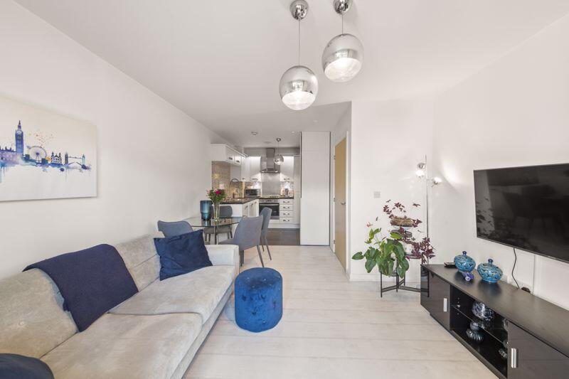 Apartment in Southall - View 5
