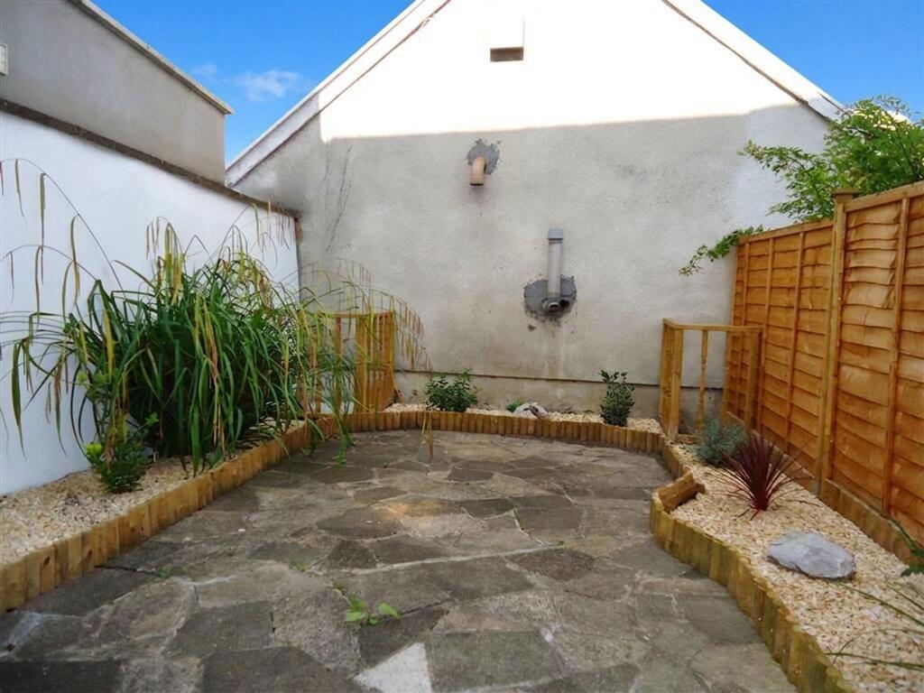 Apartment in Bristol - View 4