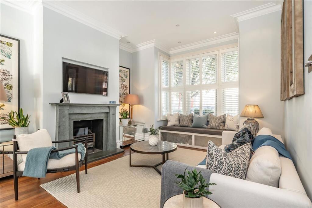 House in London - View 2
