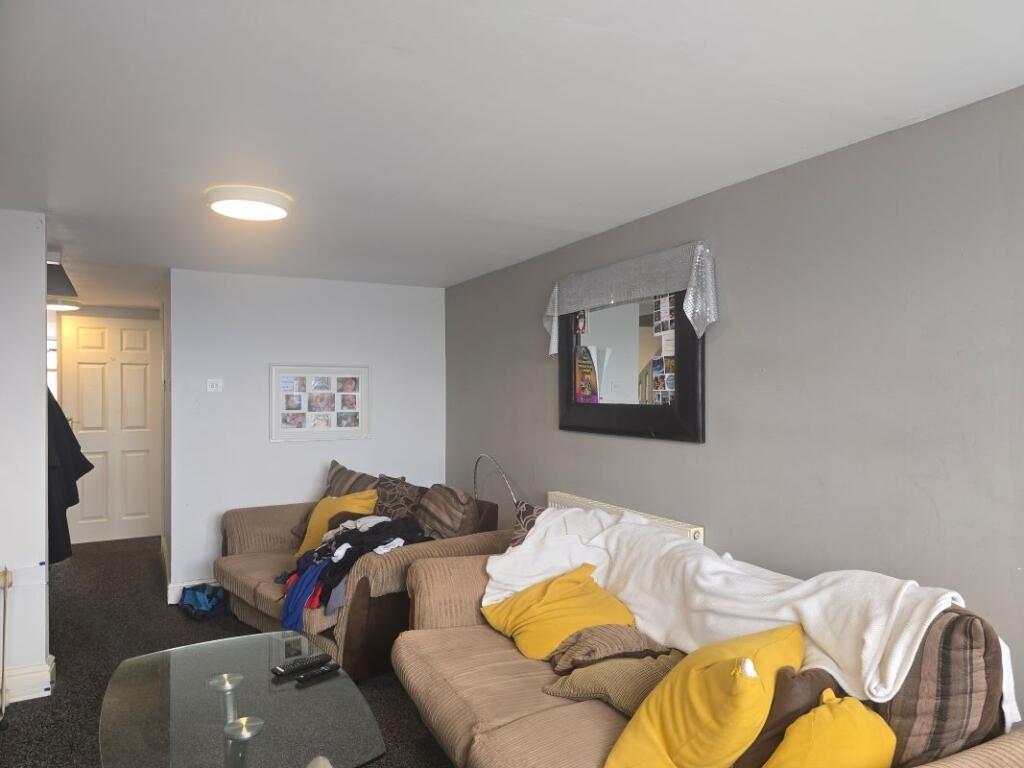Lodge Lane, Lytham St. Annes, Lancashire, FY8 photo 3