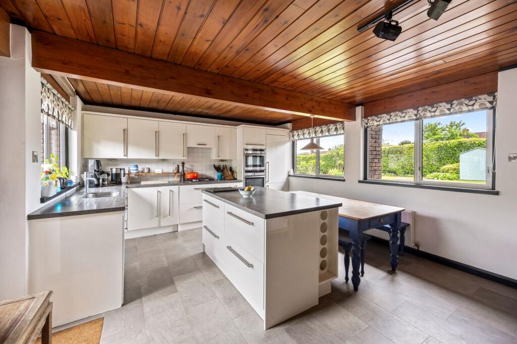 St. Georges Lane, Hurstpierpoint, BN6 photo 4