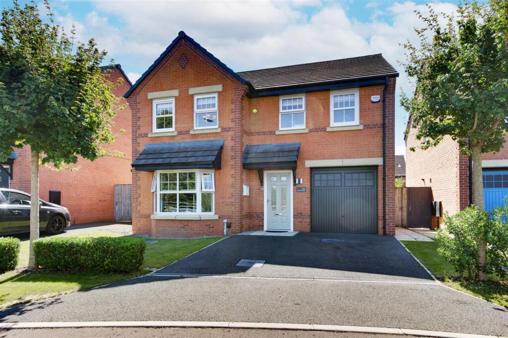 4-bed detached on Mellors Field Close, Sandbach, CW11, £500,000