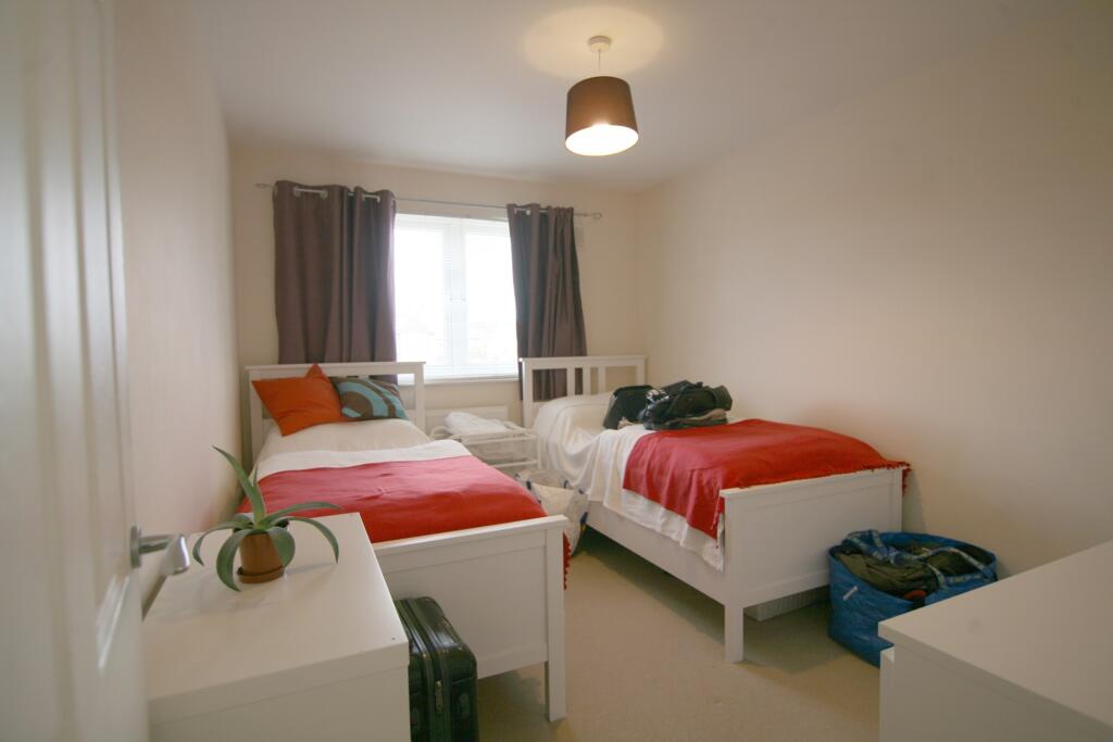 Apartment in Romford - View 5