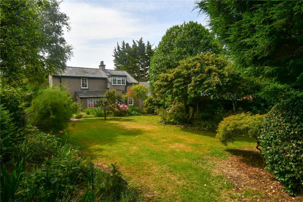 House in Wirral, Liverpool City Region - View 3