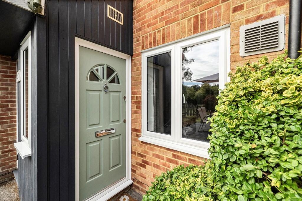 House in Slough - View 4