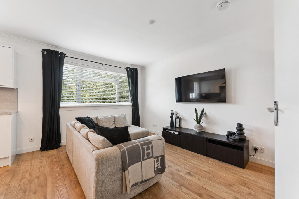 Apartment in Milngavie, South Mains, East Dunbartonshire - View 3