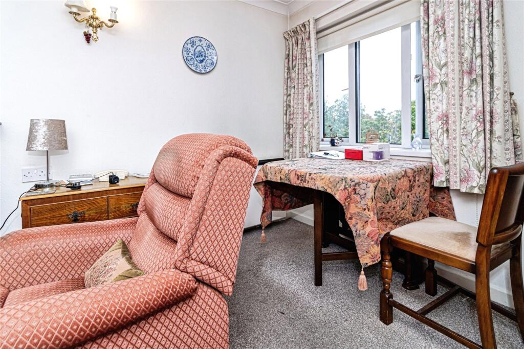 Apartment in Salford, Greater Manchester - View 4