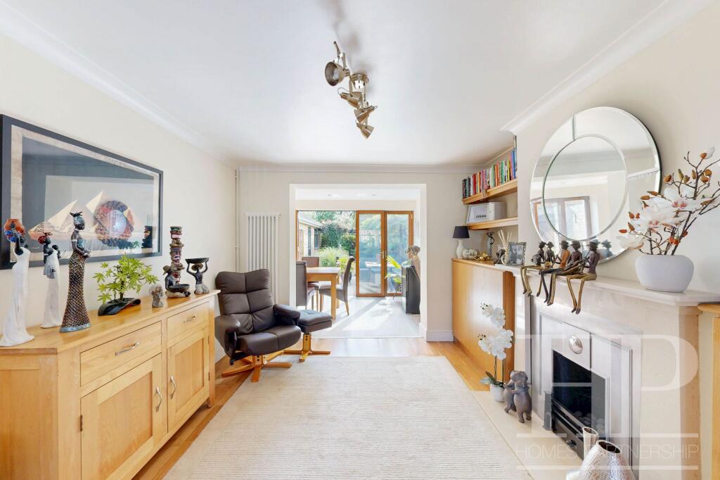 House in Crawley, Langley Green - View 6