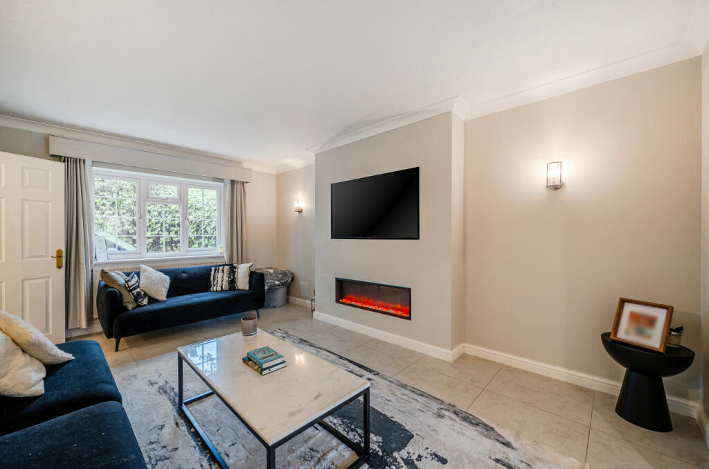 House in Woking, Maybury, Westfield - View 5