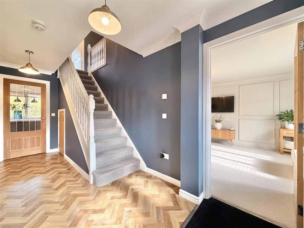 Cooper Crescent, Ferniegair, Hamilton photo 2