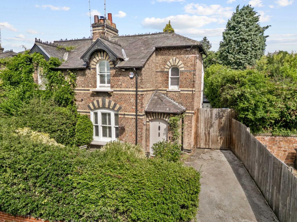 Main image of property: Bow Green Road, Bowdon, Altrincham, Greater Manchester, WA14