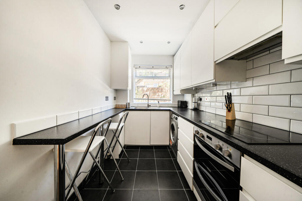 Apartment in London - View 5