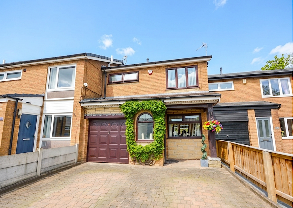 Main image of property: Tintern Avenue, Whitefield, M45 8WY