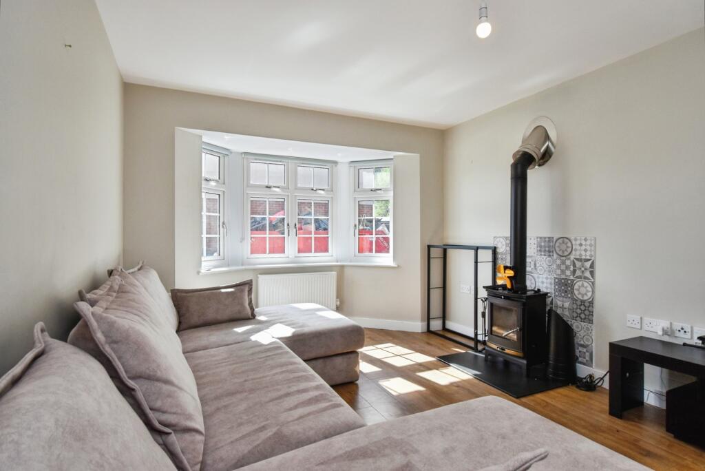 House in Pontardawe, Neath Port Talbot - View 4